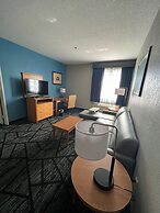 La Quinta Inn & Suites by Wyndham Alvarado