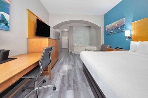 La Quinta Inn & Suites by Wyndham Alvarado