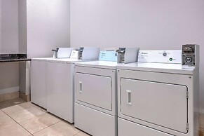 La Quinta Inn & Suites by Wyndham Alvarado