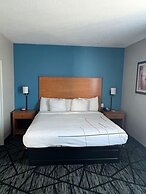 La Quinta Inn & Suites by Wyndham Alvarado