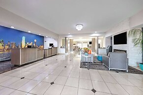 La Quinta Inn & Suites by Wyndham Alvarado