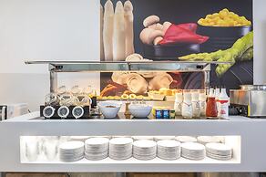 Port Vista Oro Hotel