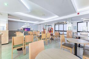 Port Vista Oro Hotel