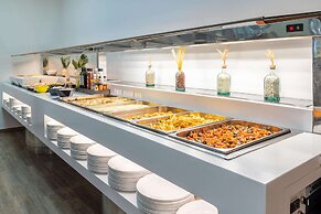 Port Vista Oro Hotel