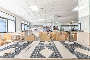 Port Vista Oro Hotel