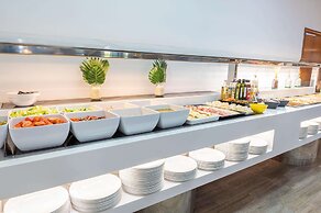 Port Vista Oro Hotel