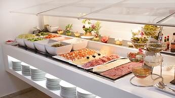 Port Vista Oro Hotel