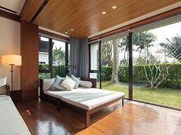 Le Meridien Shimei Bay Beach Resort & Spa