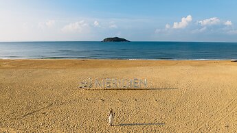 Le Meridien Shimei Bay Beach Resort & Spa