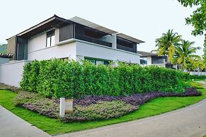 Le Meridien Shimei Bay Beach Resort & Spa