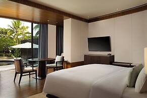 Le Meridien Shimei Bay Beach Resort & Spa