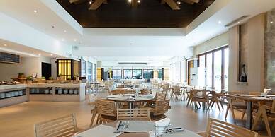 Le Meridien Shimei Bay Beach Resort & Spa