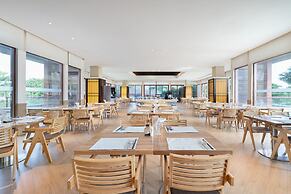 Le Meridien Shimei Bay Beach Resort & Spa