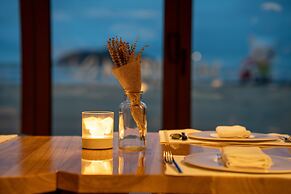 Le Meridien Shimei Bay Beach Resort & Spa