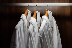 Le Meridien Shimei Bay Beach Resort & Spa