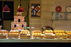 Le Meridien Shimei Bay Beach Resort & Spa