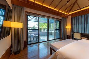 Le Meridien Shimei Bay Beach Resort & Spa
