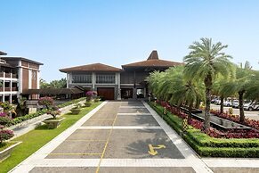 Le Meridien Shimei Bay Beach Resort & Spa