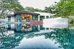 Le Meridien Shimei Bay Beach Resort & Spa