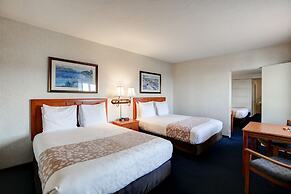 Newport Channel Inn - Near Huntington State Beach