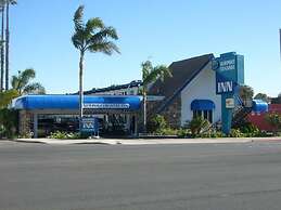 Newport Channel Inn - Near Huntington State Beach
