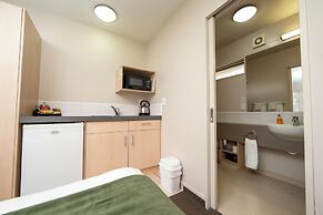 Cranford Oak Motel