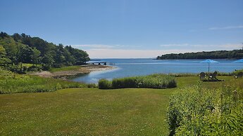 Strawberry Hill Seaside Inn