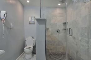 The Freeport Inn and Marina