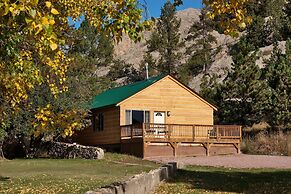 Rock Crest Lodge And Cabins