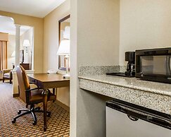 Comfort Inn & Suites Scarborough - Portland