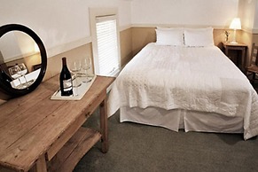 Valley Ford Hotel