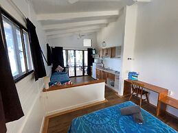 Aroa Beachside Resort