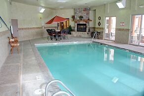 Blue Mountain Inn And Suites