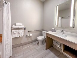Holiday Inn Express Hotel & Suites Ennis by IHG
