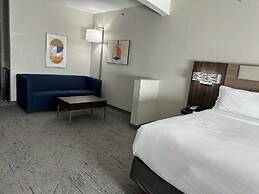 Holiday Inn Express Hotel & Suites Ennis by IHG