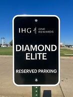 Holiday Inn Express Hotel & Suites Ennis by IHG