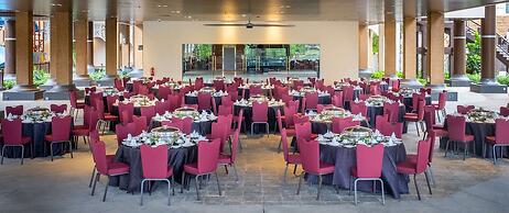 DoubleTree by Hilton Putrajaya Lakeside