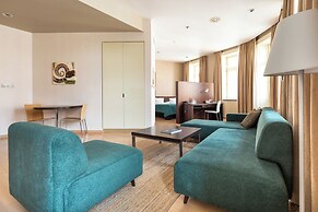 Roset Hotel & Residence