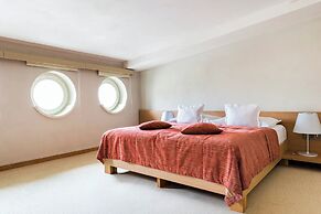 Roset Hotel & Residence