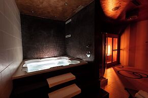 Roset Hotel & Residence