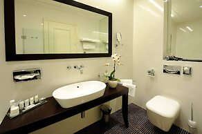 Roset Hotel & Residence