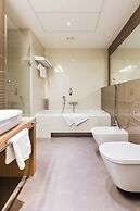 Roset Hotel & Residence