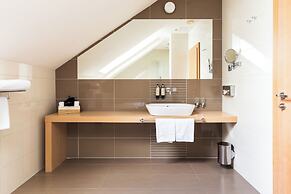 Roset Hotel & Residence