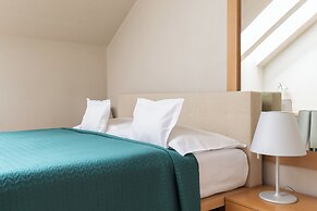 Roset Hotel & Residence