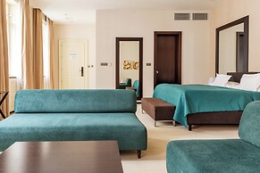Roset Hotel & Residence
