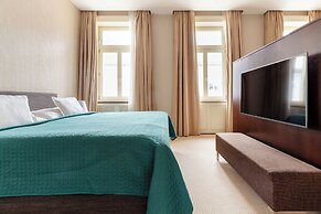 Roset Hotel & Residence