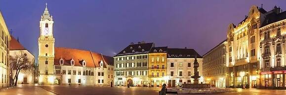 Roset Hotel & Residence
