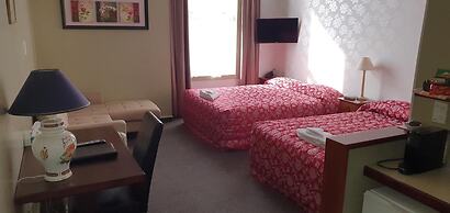 Victoria Railway Hotel