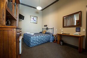 Victoria Railway Hotel