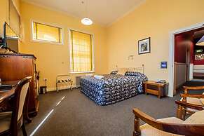 Victoria Railway Hotel